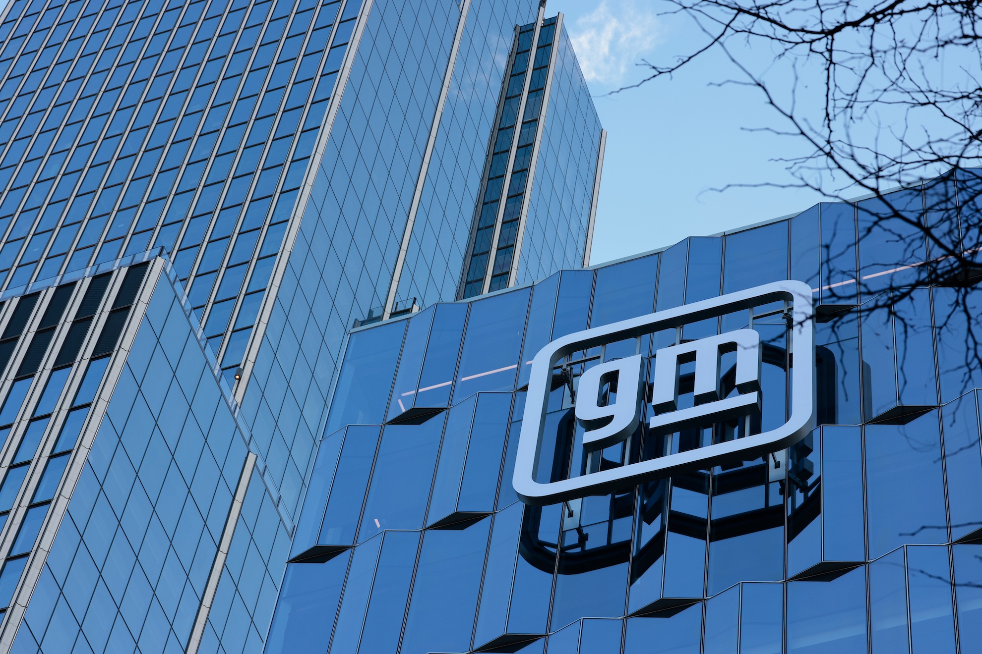 GM Cuts 600 IT Jobs in Shift Toward AI-Native Workforce